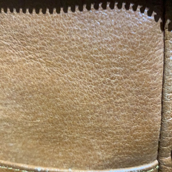 Louis Vuitton Amazon Crossbody - Picture 17 of 17